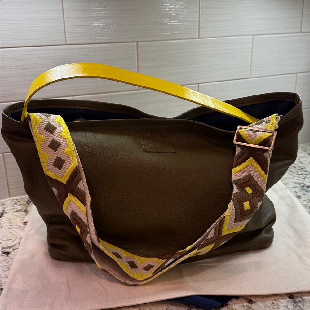 PARKER THATCH EUC Medium Olive Leather Jane bag